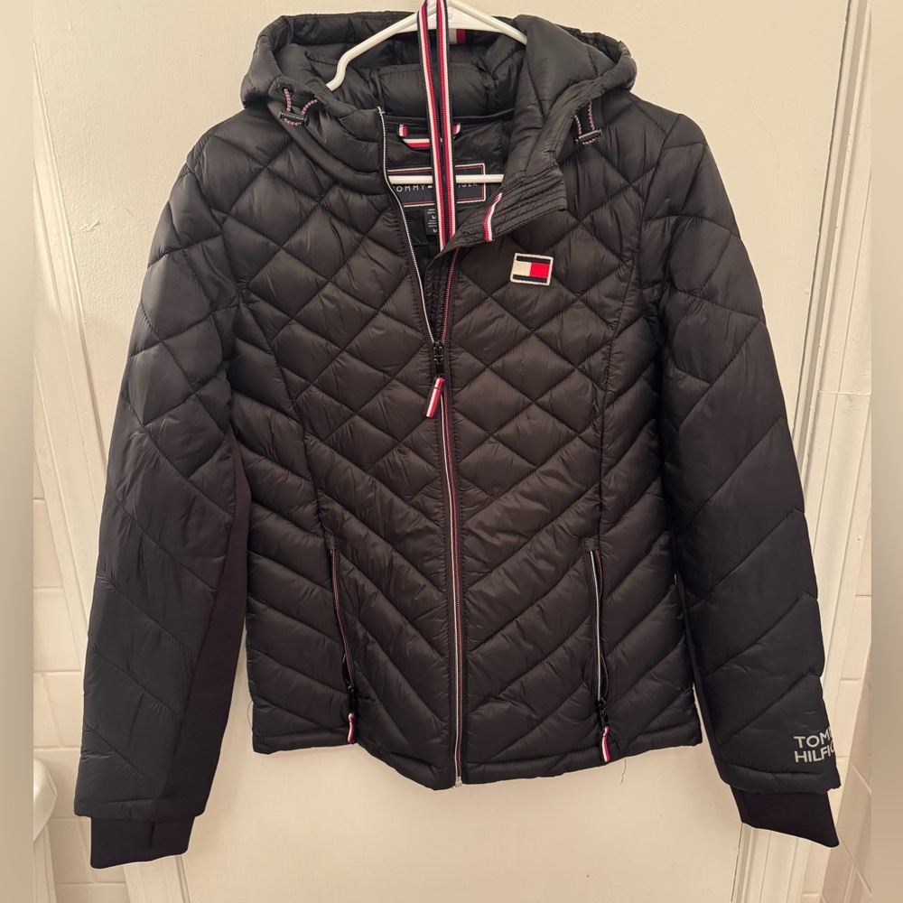 Tommy Hilfiger puff coat with travel bag